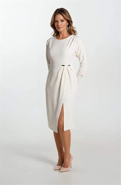 Rinalda Omuzda Pile Belinde İğne Detaylı Yırtmaçlı Elbise KREM