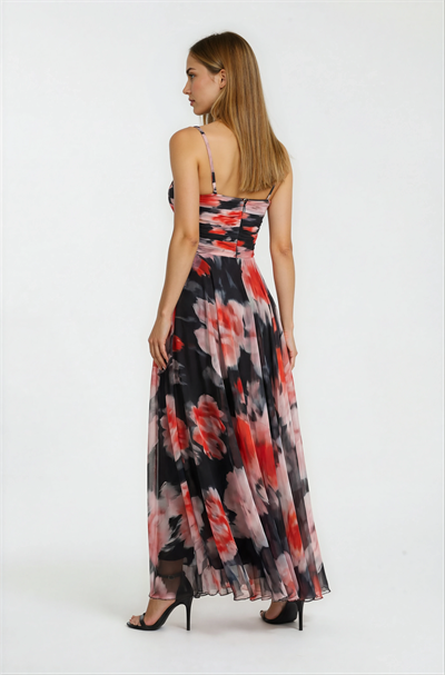 Safina İnce Askılı Göğüs Piliseli Straplez Yırtmaçlı Uzun Abiye Elbise SİYAH