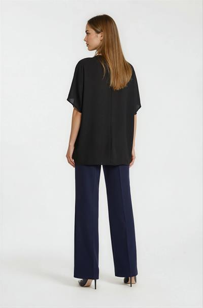 V Yaka Kısa Kol Salaş Bluz SİYAH
