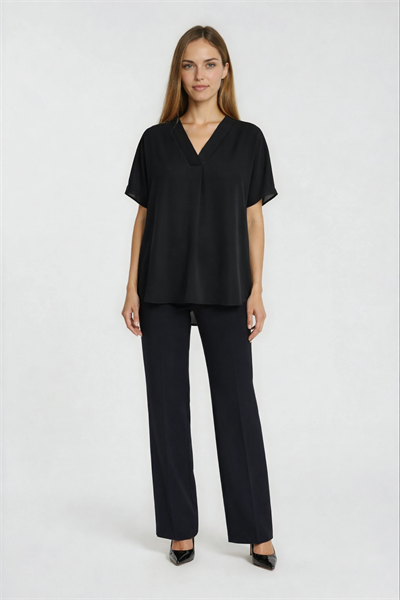 V Yaka Kısa Kol Salaş Bluz SİYAH