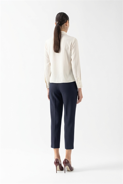 Vardalos Klasik Yaka Önden Bağlama Detaylı Gömlek EKRU