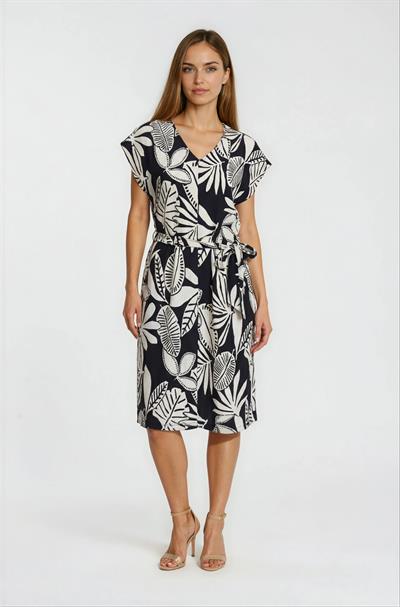 Yaprak Desenli Kuşaklı V Yaka Elbise SİYAH