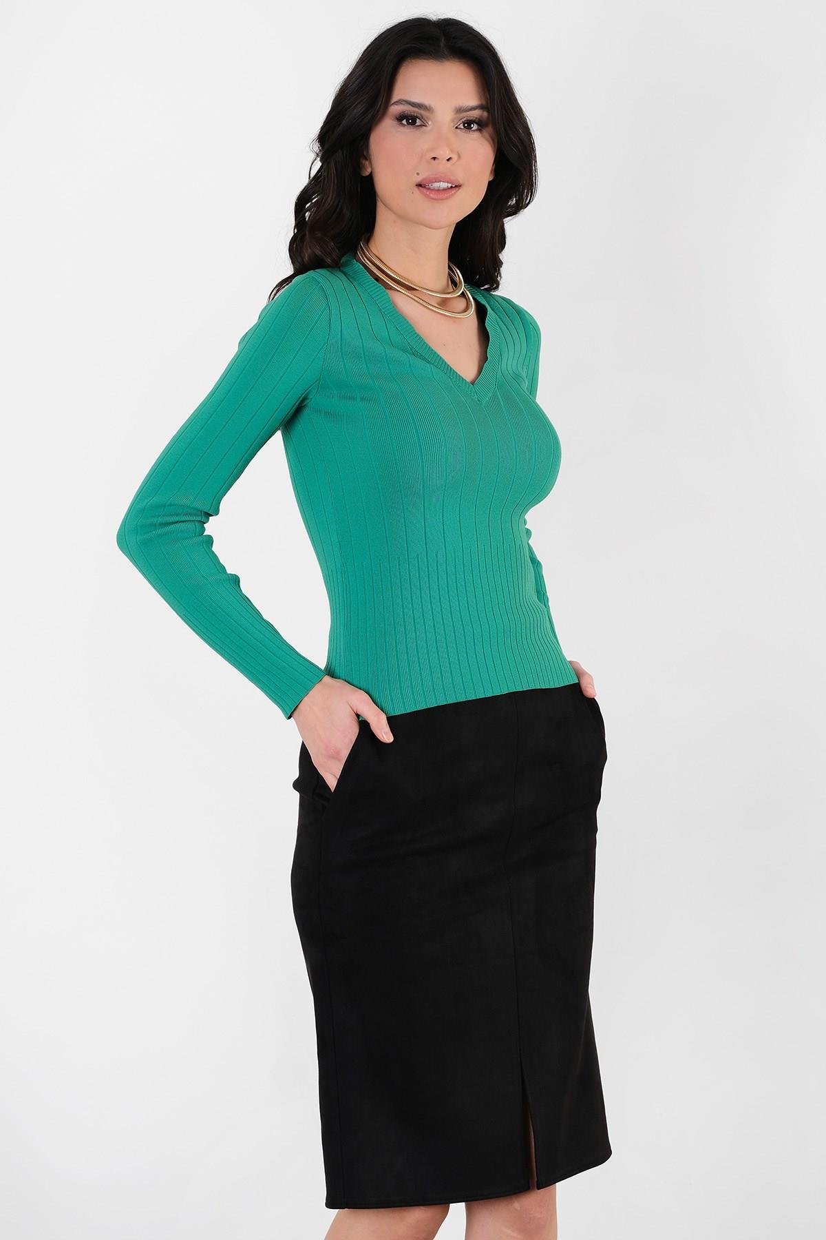 Catherina Kemerli Klasik Yırtmaçlı Süet Etek SİYAH