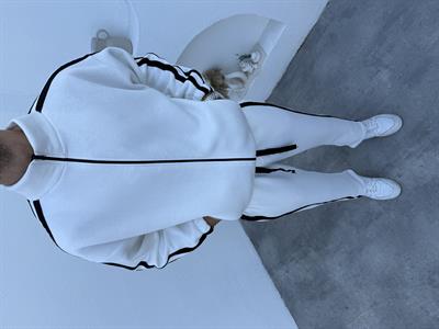 3 İplik Şardonlu Şerit Detaylı Takım Beyaz