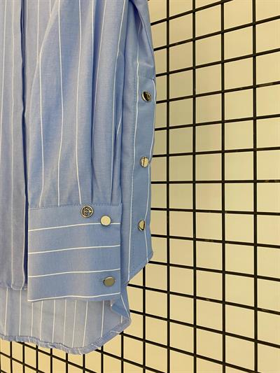 ARMİNE TREND DİKEY ÇİZGİ DETAYLI YANI DÜĞMELİ GÖMLEK 25YT4103 MAVİ