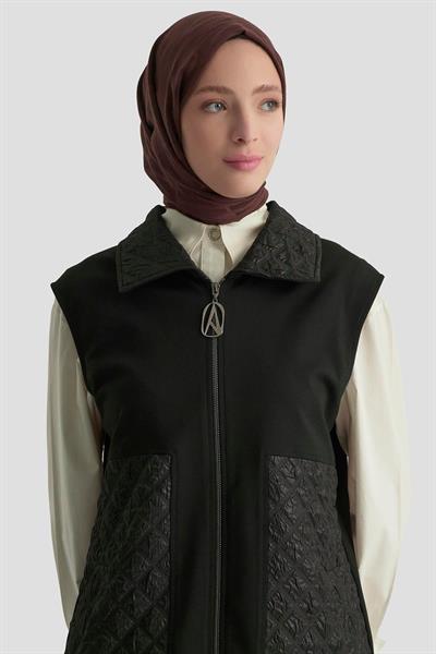 ARMİNE TREND Kabartma Garni Detaylı Fermuarlı Yelek Siyah 25KT540