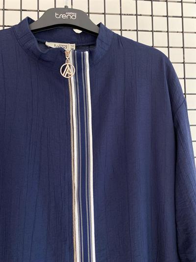 ARMİNE TREND KOLLARI ŞERİT DETAYLI PANTOLONU DÜĞME DETAYLI TAKIM  ÇİLEK KUMAŞ LACİVERT