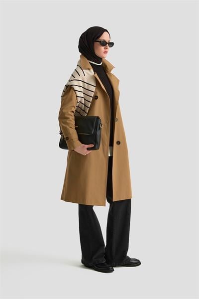 Çift Düğme Detaylı Belden Bağlamalı Trençkot Camel 25KT713 Armine Trend