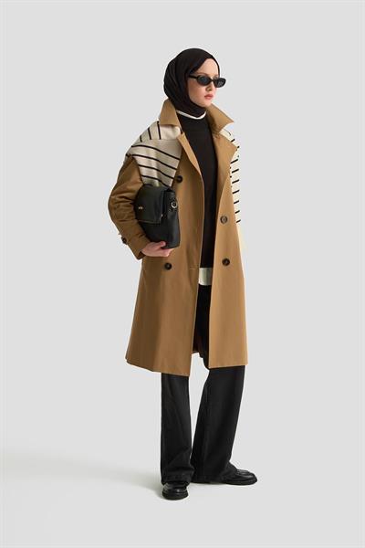 Çift Düğme Detaylı Belden Bağlamalı Trençkot Camel 25KT713 Armine Trend