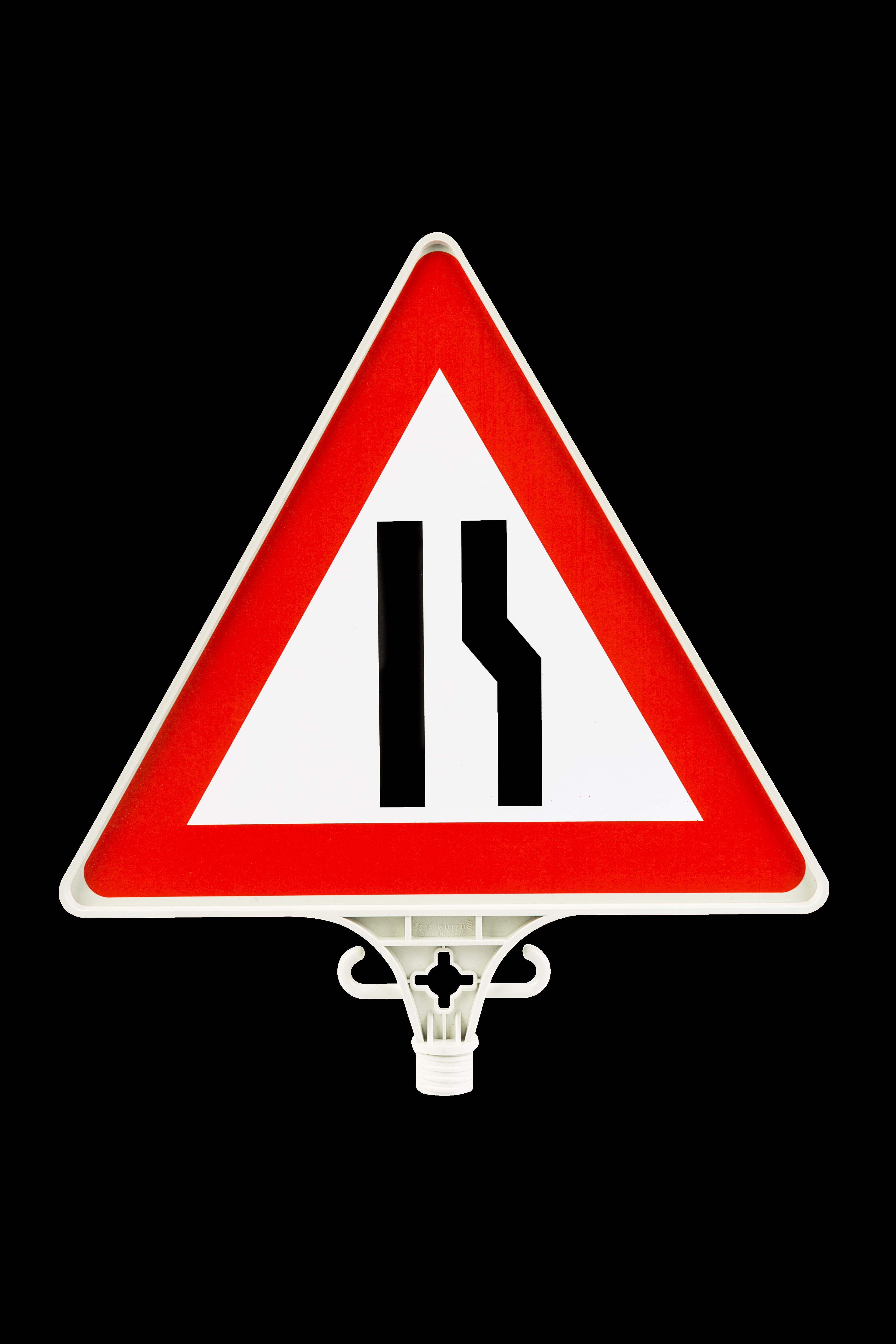 ÜÇGEN TRAFİK UYARI LEVHASI 380 mm