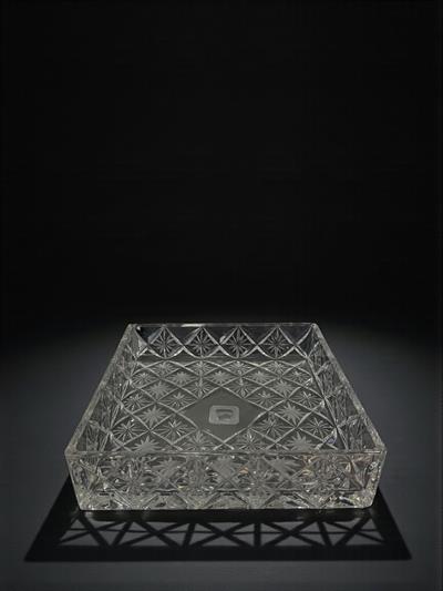 DERİN KARE  TABAK AYAKLI  BÜYÜK BOY        24*24CM YILDIZ DEKOR ŞEFFAF AYAKLI