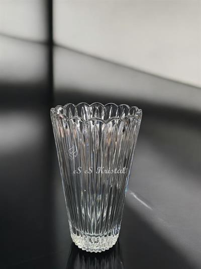 Konik Vazo 25 Cm Dik Kesme Dilimli Şeffaf