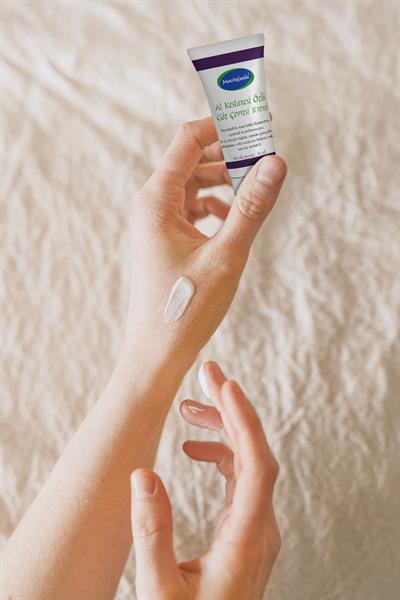 Mecitefendi At Kestanesi Özlü Göz Çevresi Kremi Hyaluronik Asitli (15 Ml.)