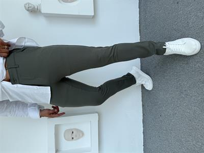 GRAMAJLI KLASİK SLİMFİT KUMAŞ PANTOLON ÇAĞLA YEŞİLİ