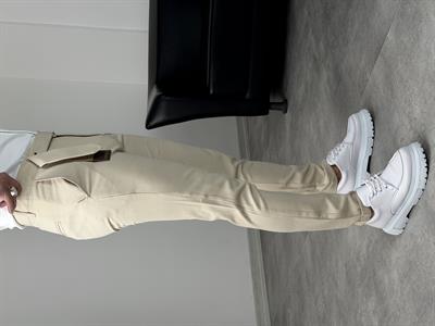 KENDİNDEN KEMERLİ DUBLE PAÇA KUMAŞ PANTOLON KREM