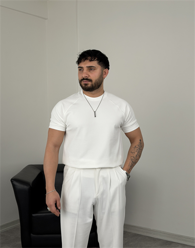 ÖZEL KALIP REGLAN KOL TİŞÖRT BEYAZ
