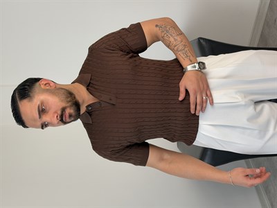 SAÇ ÖRGÜ POLO YAKA DÜĞMELİ TRİKO TİŞÖRT ACI KAHVE