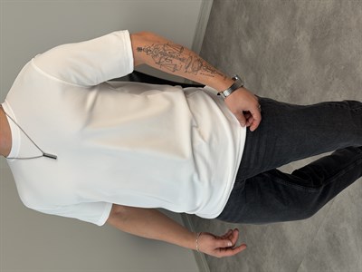 YIRTMAÇ DETAY BASİC TİŞÖRT BEYAZ