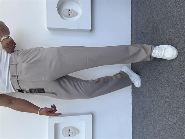 BAGGY KALIP KENDİNDEN KEMERLİ KUMAŞ PANTOLON KREM