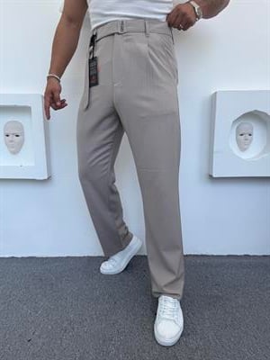 BAGGY KALIP KENDİNDEN KEMERLİ KUMAŞ PANTOLON KREM