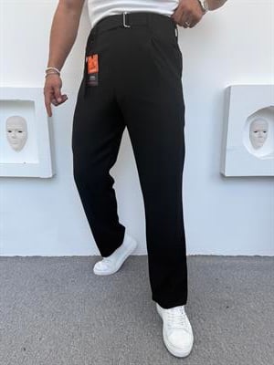 BAGGY KALIP KENDİNDEN KEMERLİ KUMAŞ PANTOLON SİYAH