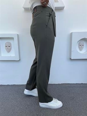 BAGGY KALIP KENDİNDEN KEMERLİ KUMAŞ PANTOLON ÇAĞLA YEŞİLİ