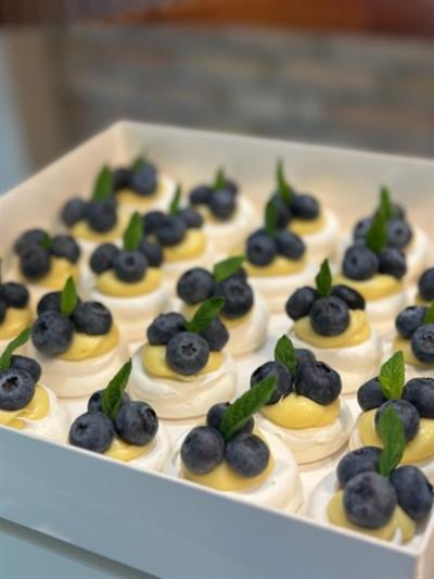 Limonlu & Yabanmersinli Mini Pavlova (15'Li)