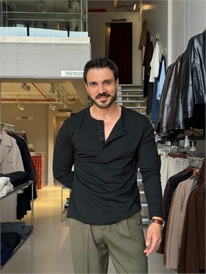 Basel Siyah Henley Yaka Tişört