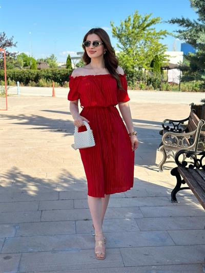 Akordiyon Kumaş Madonna Yaka Elbise Kırmızı