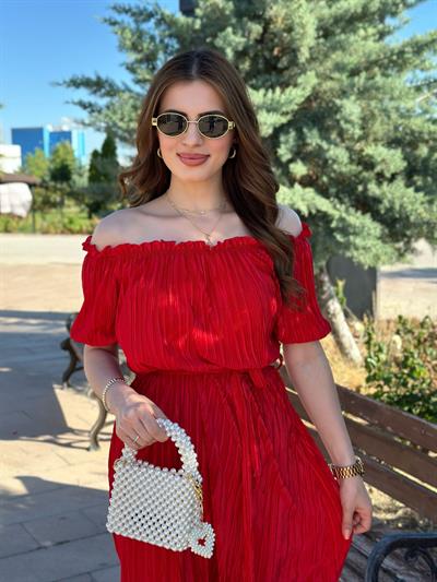 Akordiyon Kumaş Madonna Yaka Elbise Kırmızı