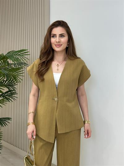 Asimetrik Kesim Güneş Düğmeli Keten Yelekli Takım Hardal 