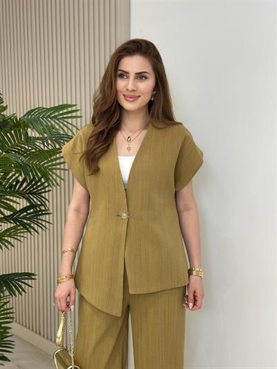 Asimetrik Kesim Güneş Düğmeli Keten Yelekli Takım Hardal 