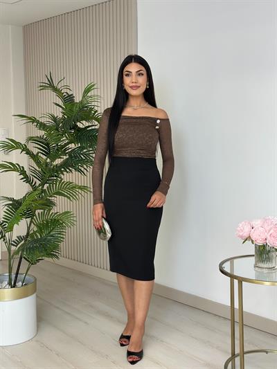 Asimetrik Yaka Yakası Taşlı Güpür Bluz Kahve