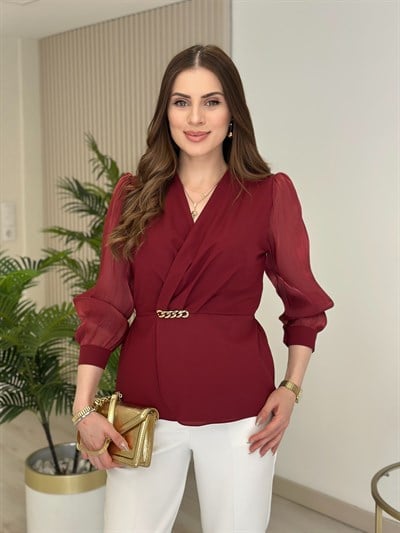 Beli Gold Zincir Detaylı Parlak Şifon Kol Bluz Bordo