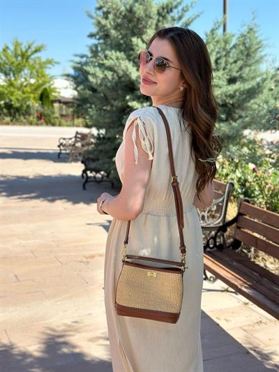 Beli Güpür Detaylı Lastikli Keten Elbise Bej