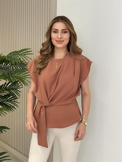 Beli Lastikli Detaylı Krep Bluz Tarçın