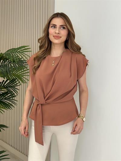 Beli Lastikli Detaylı Krep Bluz Tarçın
