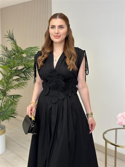 Çiçek Kabartmalı Sırtı Gipeli Elbise Siyah