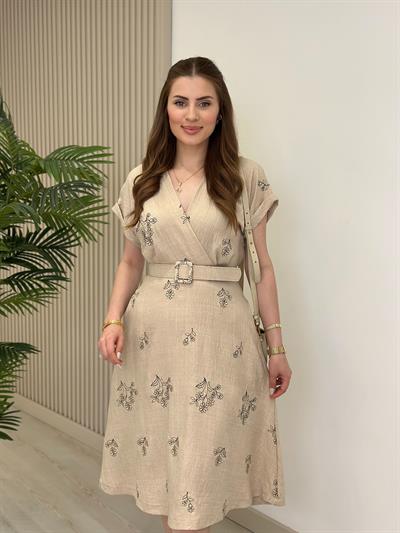 Çiçek Nakışlı Kemerli Elbise Bej