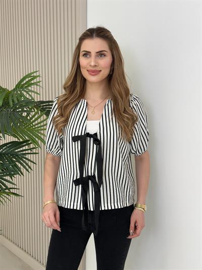 Çizgili Bağcık Detaylı Bluz