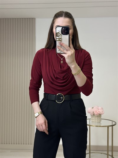 Degaje Yaka Likralı Sandy Kumaş Bluz Bordo