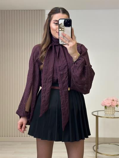 Dik Yaka Bağcıklı Kolları Pencere Detaylı Bluz Mürdüm