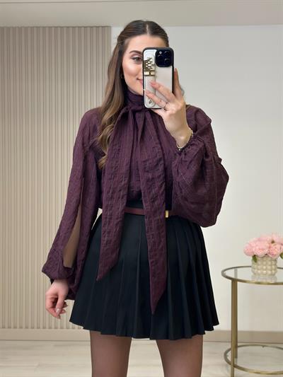 Dik Yaka Bağcıklı Kolları Pencere Detaylı Bluz Mürdüm