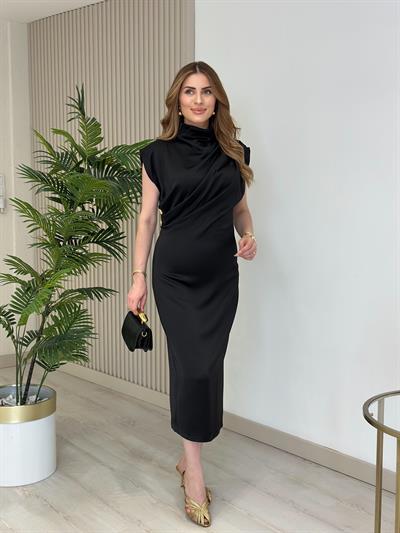 Dik Yaka Gold Aksesuarlı Drapeli Elbise Siyah