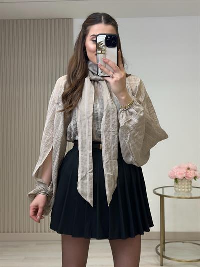 Dik Yaka Kolları Pencere Detaylı Bluz Bej