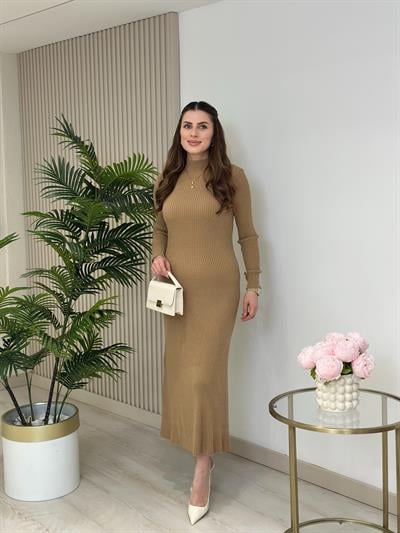 Dik Yakalı Triko Elbise Camel