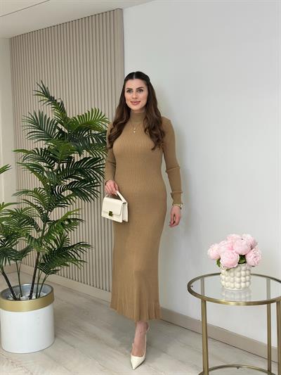 Dik Yakalı Triko Elbise Camel