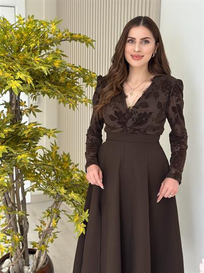 Göğsü Düğüm Detaylı Kadife Baskılı Tül Bluz Kahve 