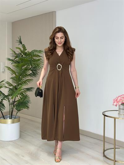 Göğsü Gold Aksesuarlı Vatkalı Elbise Kahve 