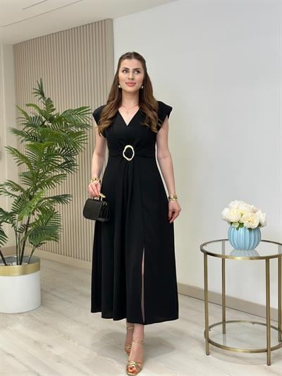 Göğsü Gold Aksesuarlı Vatkalı Elbise Siyah